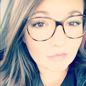 Meet your Posher, Leah